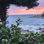 Amelie's & Ξενοδοχείο *