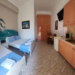 Amelie's & Σαράντα