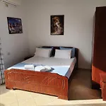 Amelie's & Σαράντα