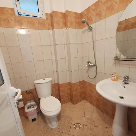 Amelie's & סרנדה