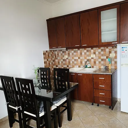 Amelie's & Hotell Sarandë