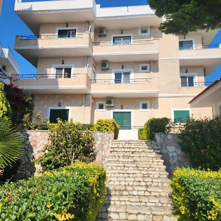 Amelie's & * Sarandë