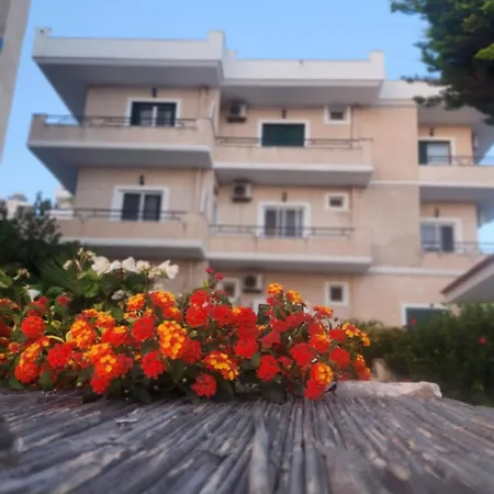 Amelie's & Hotel Saranda
