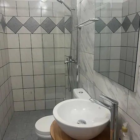 ホテル Amelie's & *